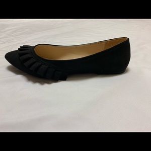 Black Ruffle Flats